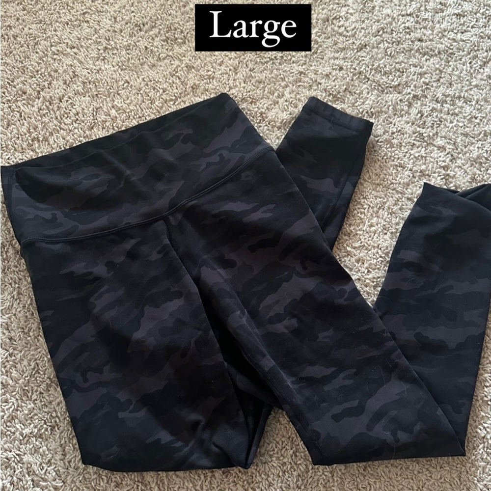 Colorfulkoala black camo leggings